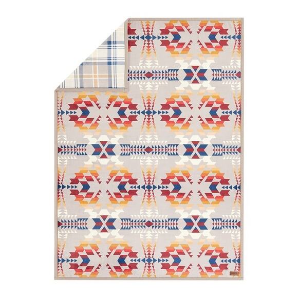 Pendleton Reversible Plush Throw Legend Lake Gray - Picture 7 of 7